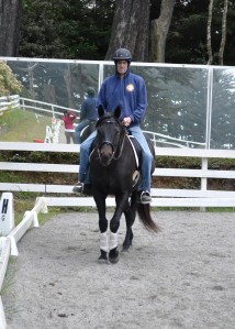 The 6'2" Husband looks right at home on the 15.2hh Dark Horse... :D